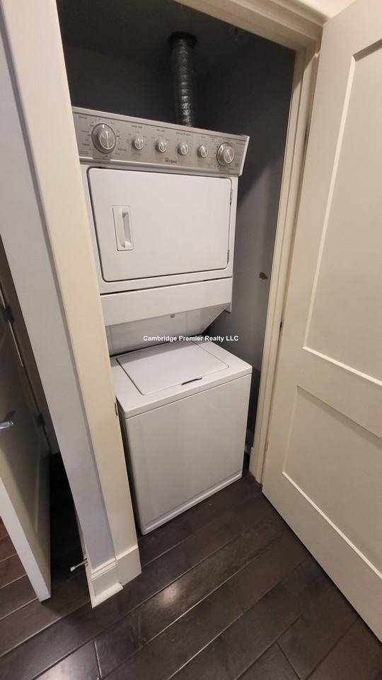 Howard St #211 - Photo 5 of 14