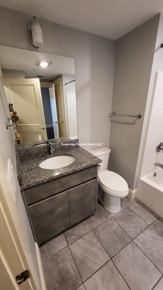 Howard St #211 - Photo 6 of 14