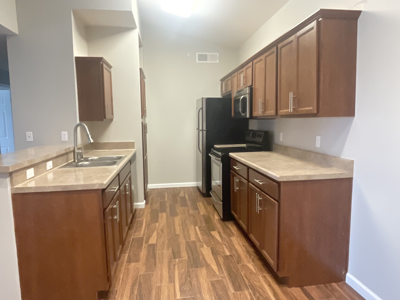 Griffin Gate Apartments - Photo 2 of 14