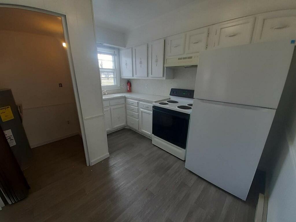 203 North Pleasant Street3 #3 - Photo 5 of 11