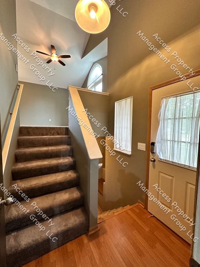 430 6th St - Photo 2 of 42