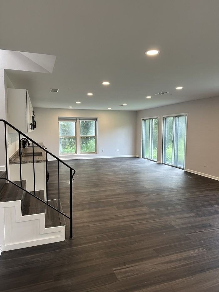 2607 Tomlinson Rd - Photo 2 of 37