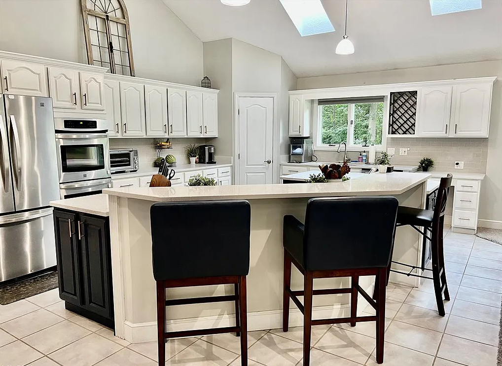 9209 Amber Wood Dr #NA - Photo 3 of 28