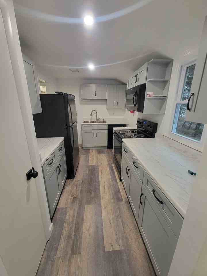 6 Pierson Pl #B - Photo 2 of 10