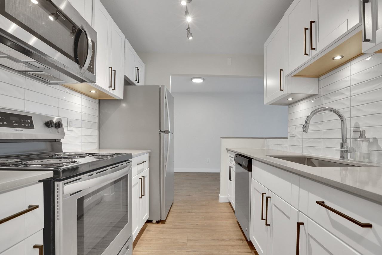 Garrison Place Apartments 5820 5810, 5820, 5830 Vedder Rd