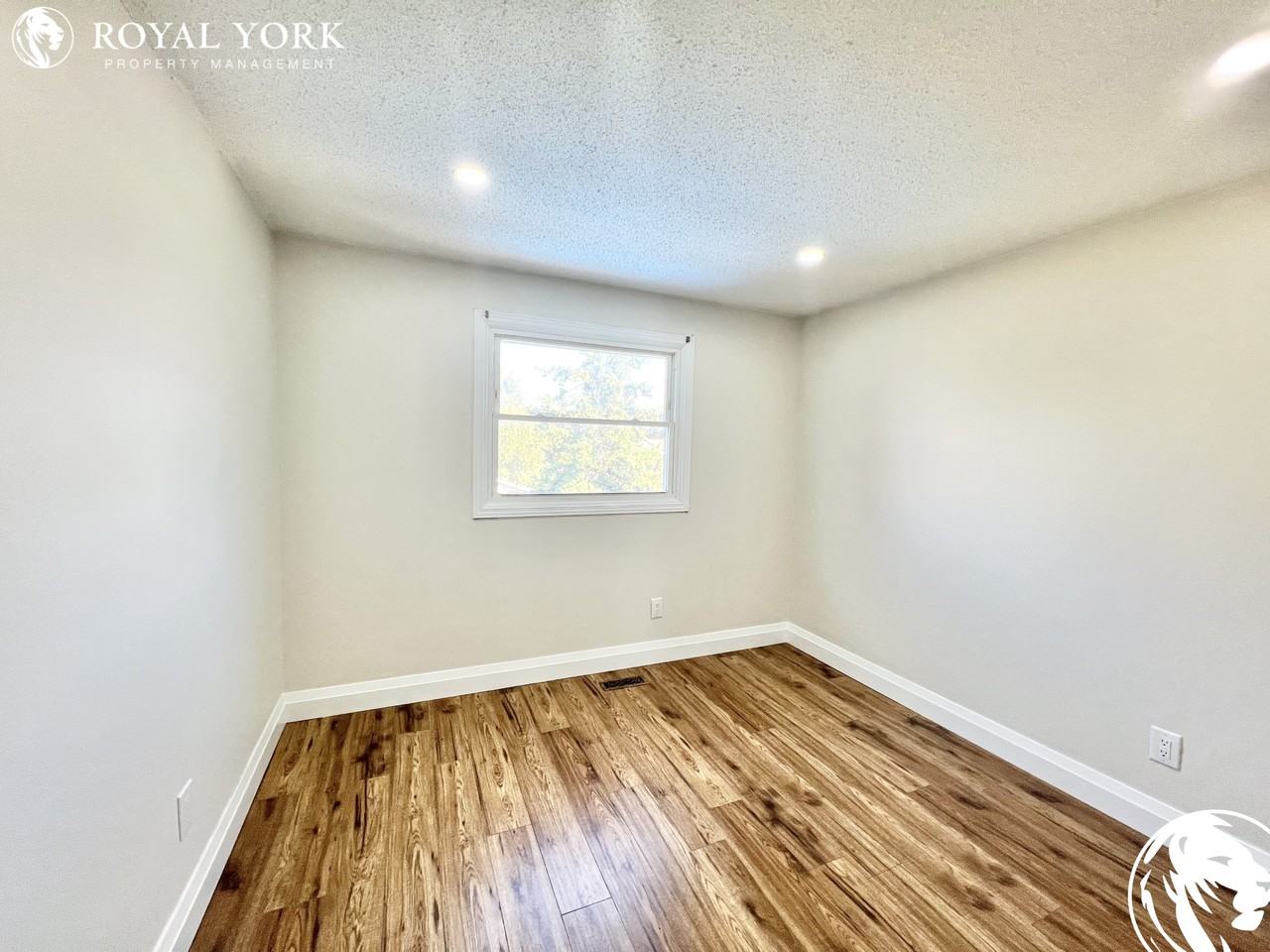 2 Shallmar Crt #1 - Photo 2 of 21