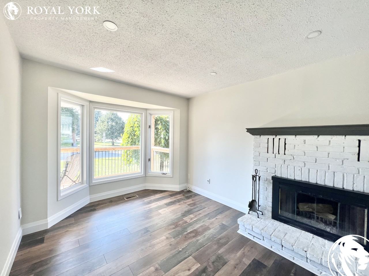 2 Shallmar Crt #1 - Photo 3 of 21