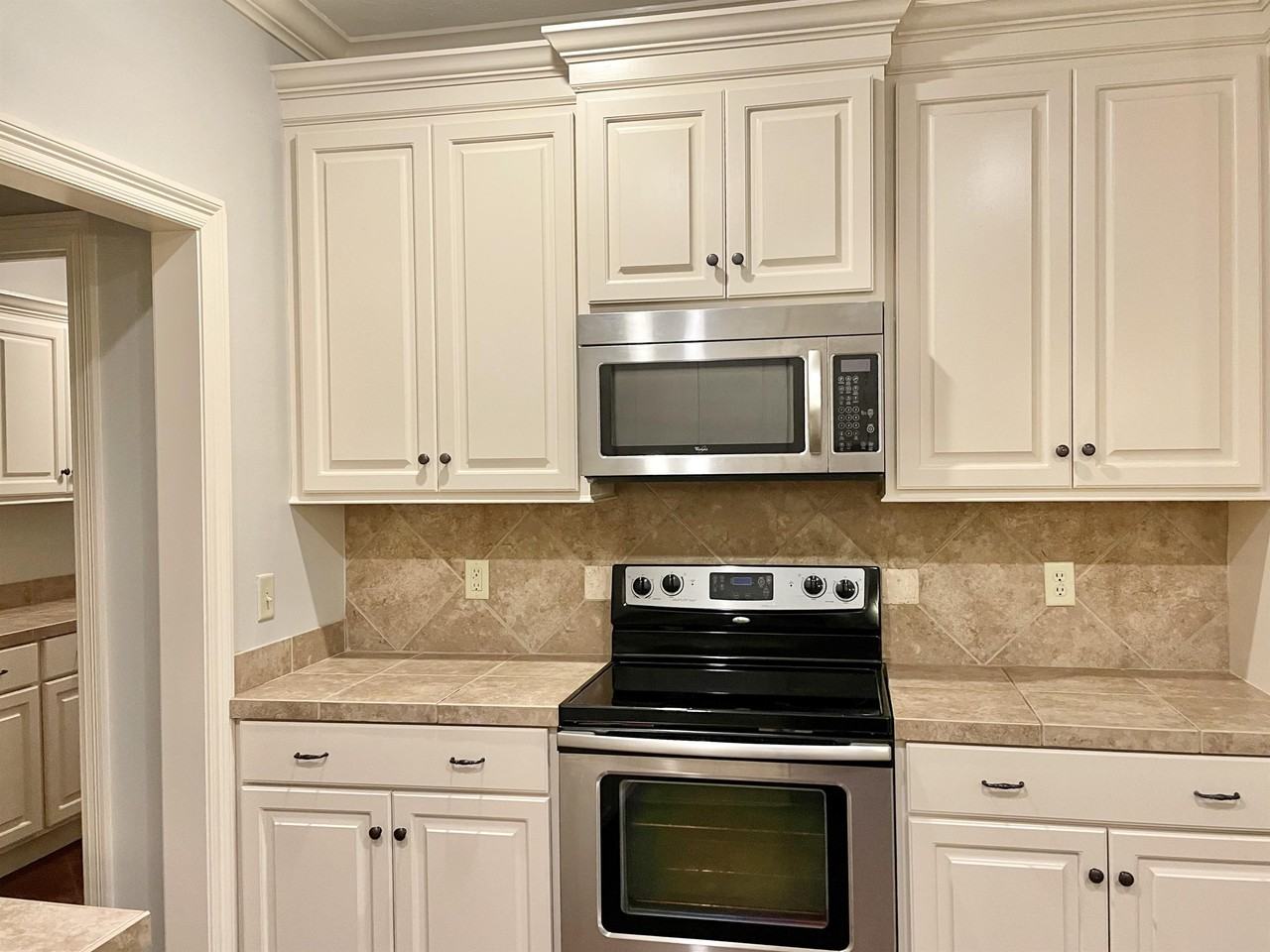146 W Pinebrook Dr #1 - Photo 3 of 19