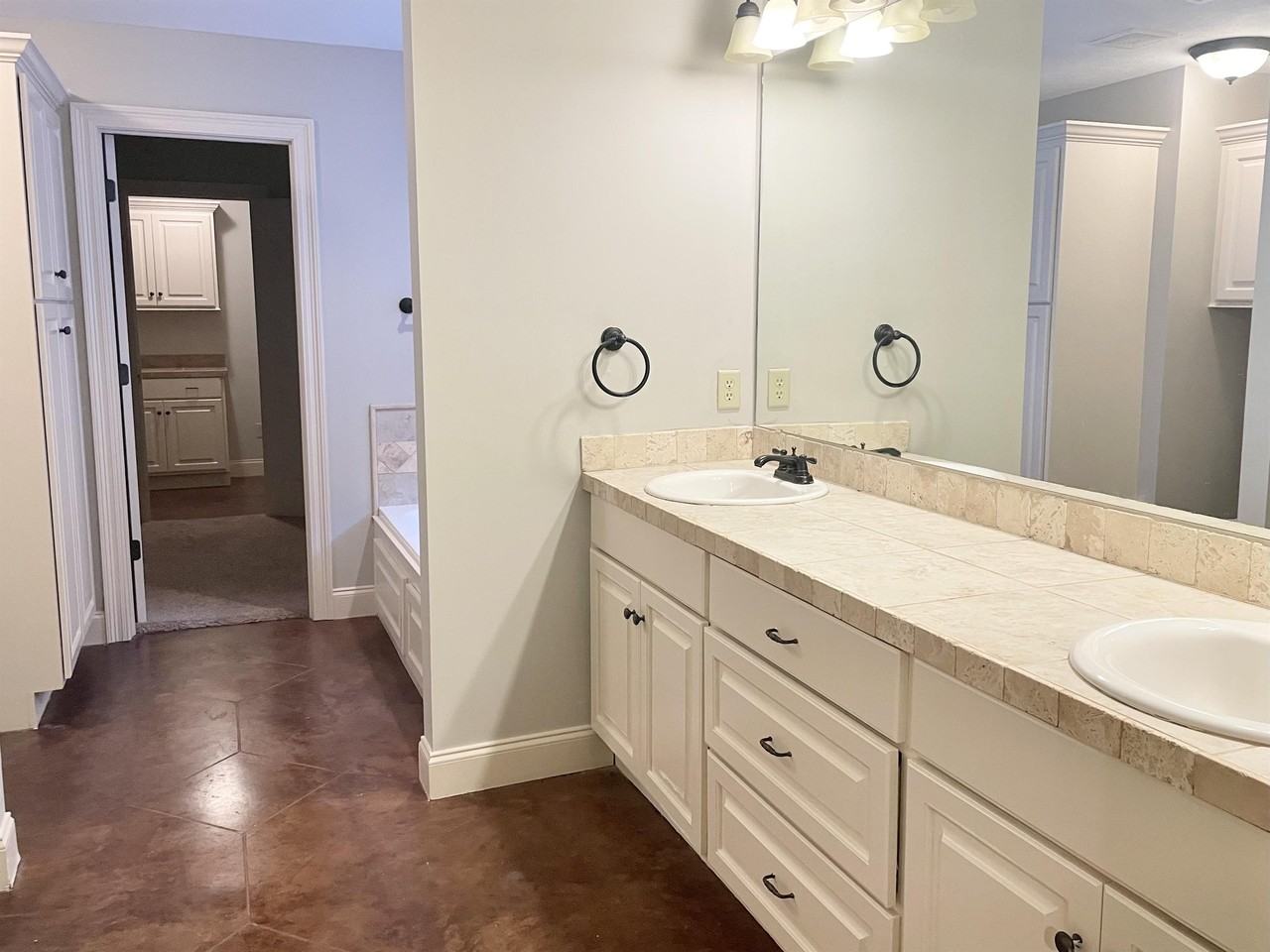 146 W Pinebrook Dr #1 - Photo 5 of 19