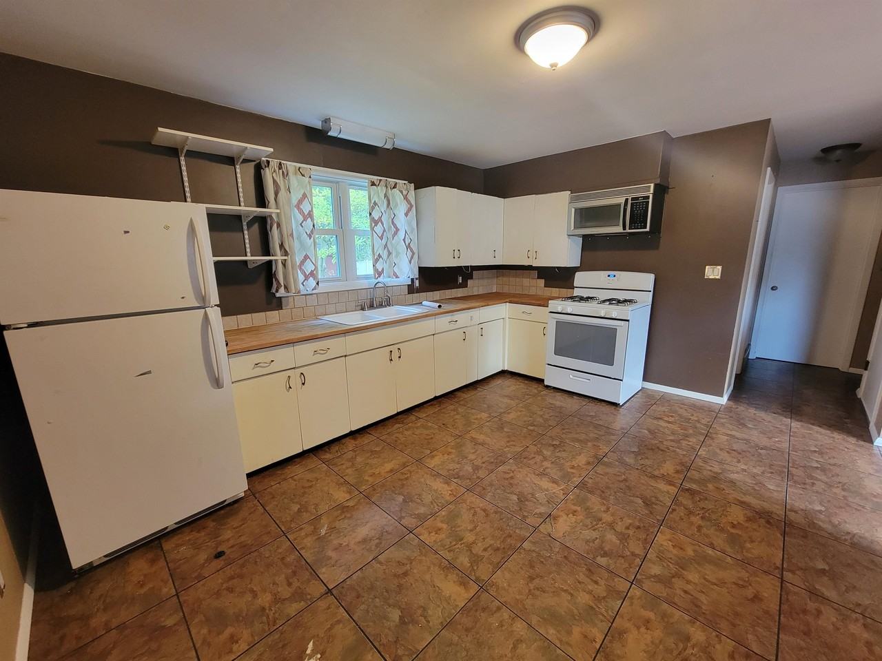 4 Meadow St Lowr - Photo 2 of 7