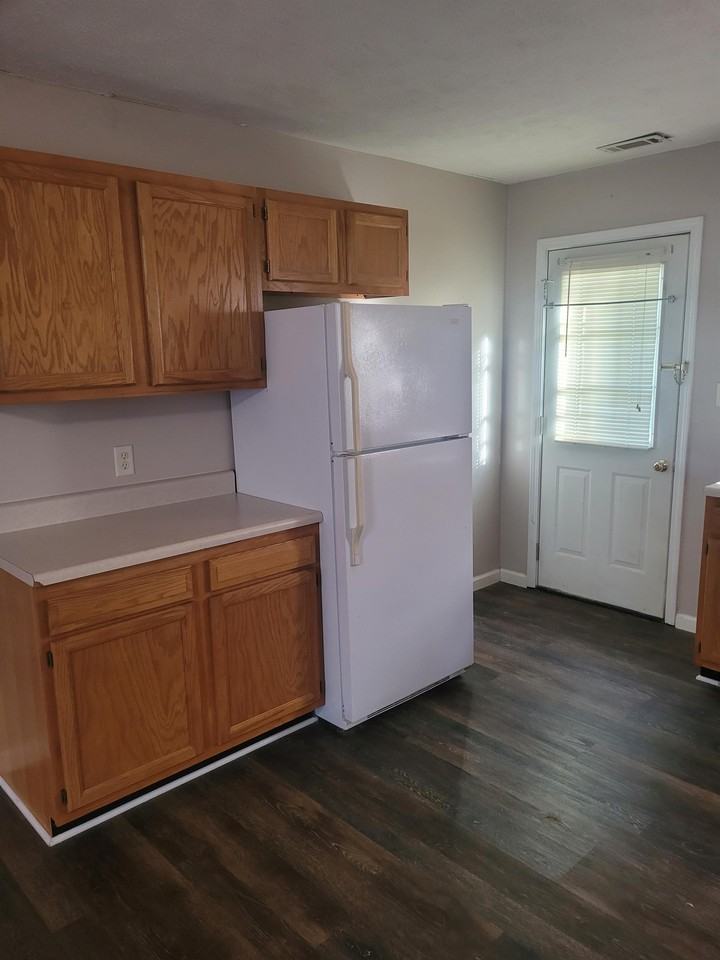 304 N Ferne Clyffe Rd #304 - Photo 3 of 10