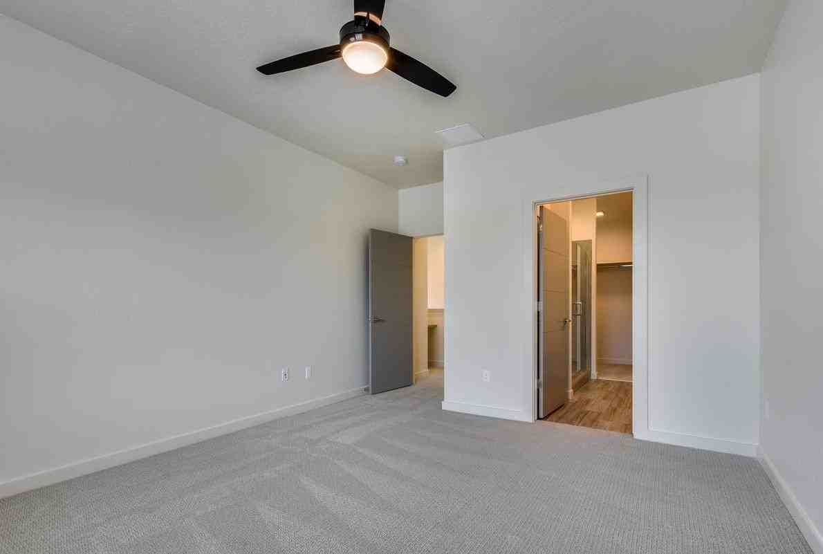 1290 E Lone Creek Dr - Photo 3 of 18