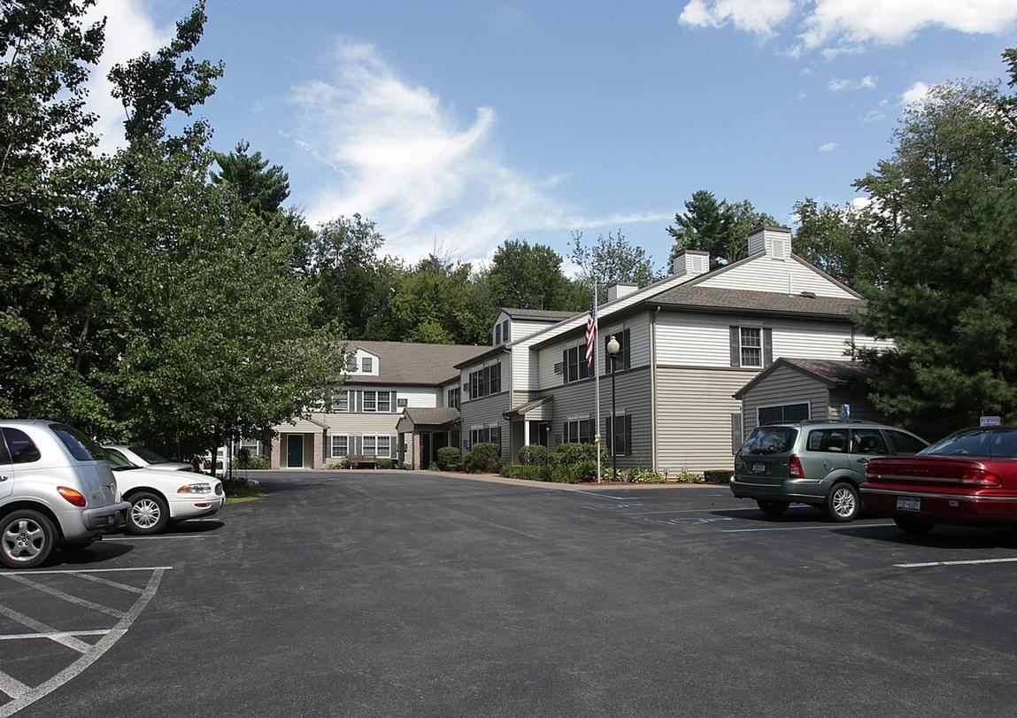 2000 Marina Dr - Photo 2 of 2