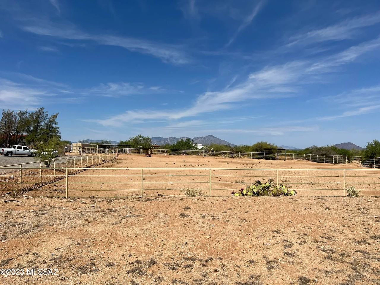 14550 South Stagecoach Road - Photo 2 of 5