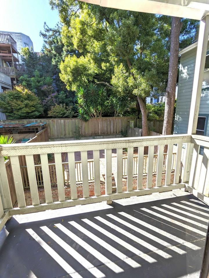 1517 Waller St #4 - Photo 4 of 9