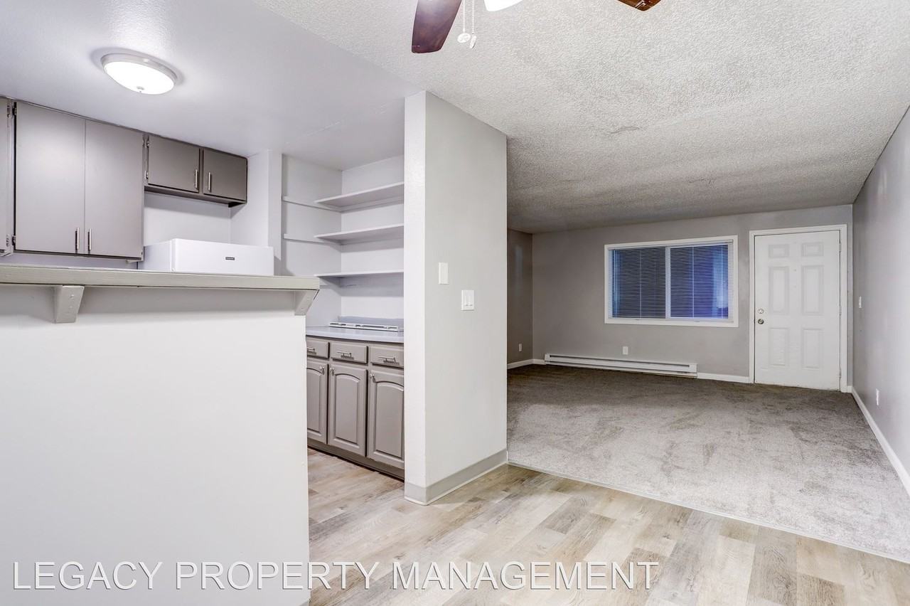 110 NE 160th Ave - Photo 3 of 13