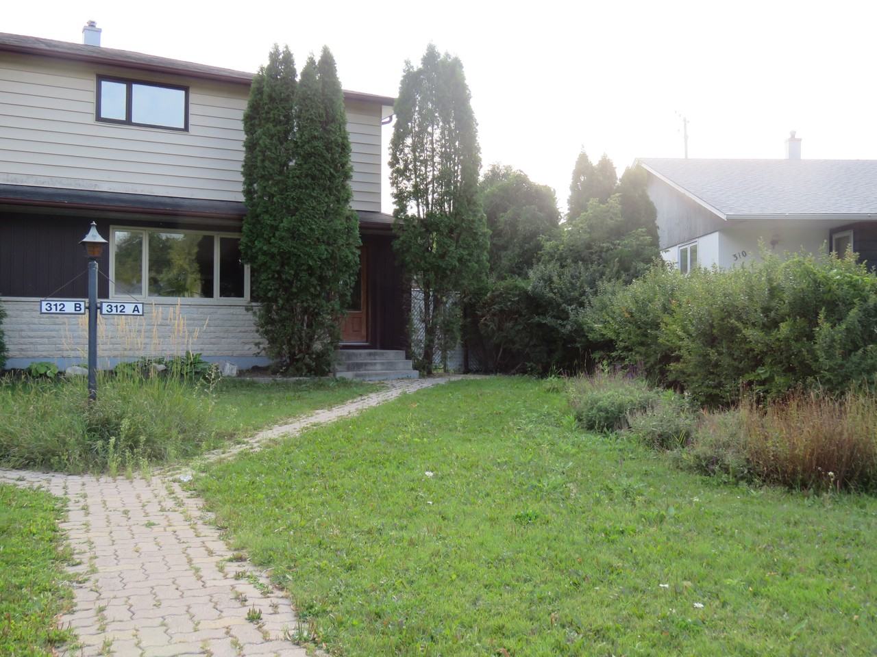 312 Hillary Bay A, Winnipeg, MB R2Y 0Z2 3 Bedroom House for 2,000