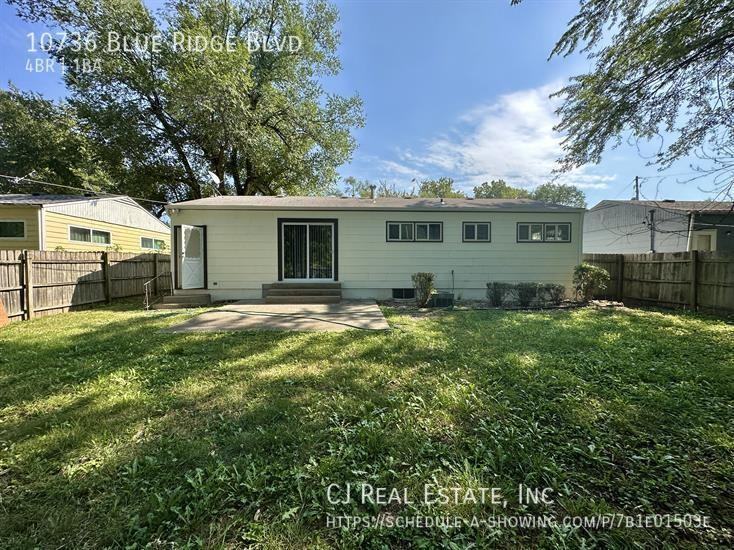 10736 Blue Ridge Blvd - Photo 2 of 12