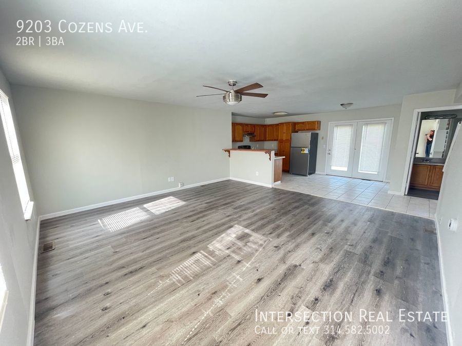 9203 Cozens Ave - Photo 3 of 23