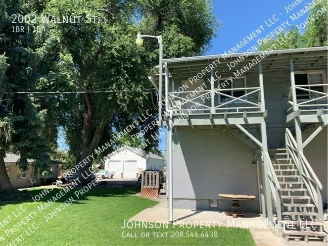 2002 Walnut St - Photo 5 of 14