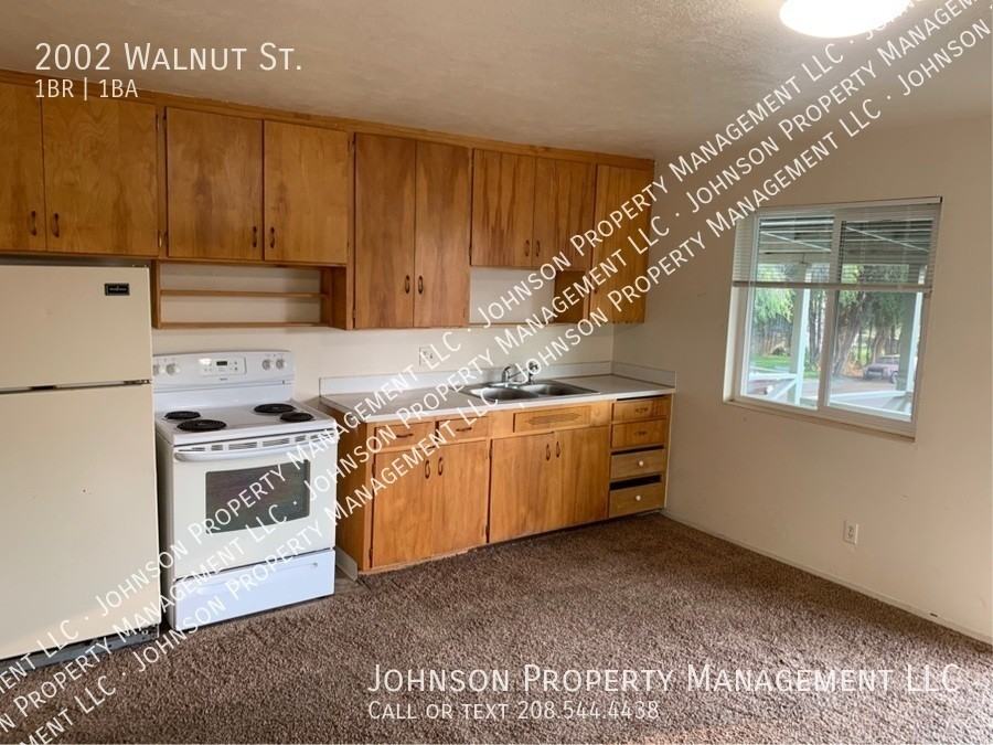 2002 Walnut St - Photo 7 of 14