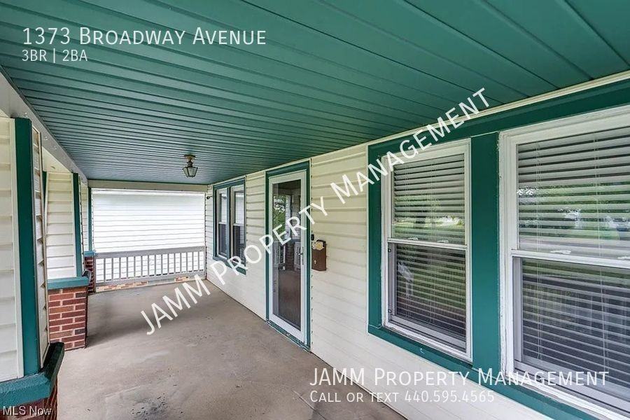 1373 Broadway Ave - Photo 3 of 23