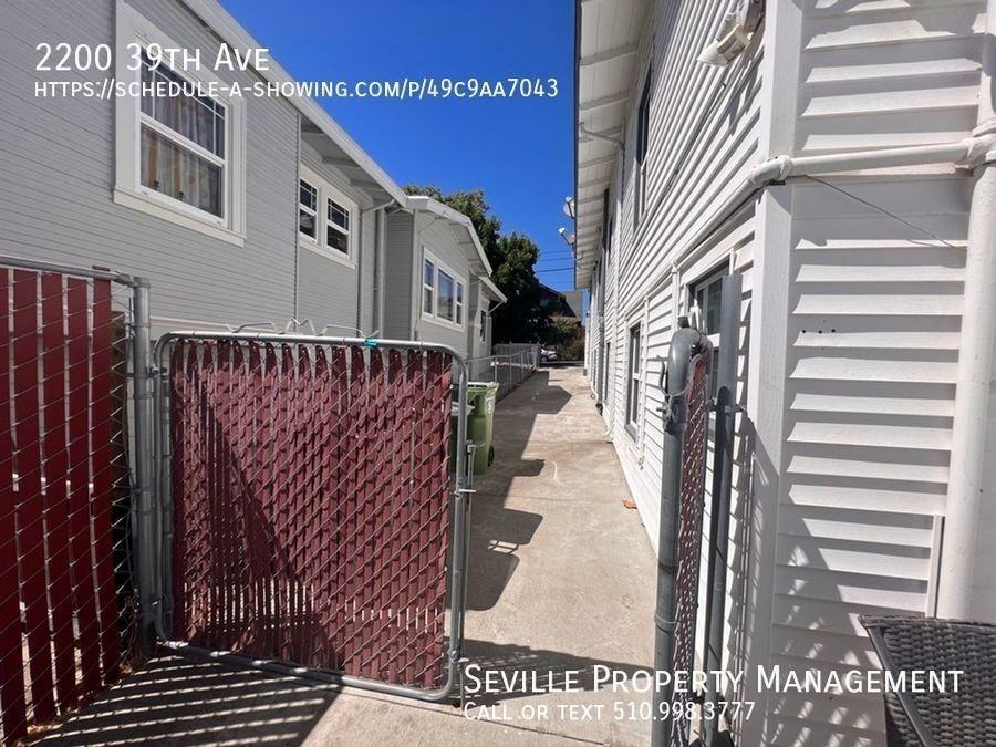 2200 39th Ave - Photo 3 of 50