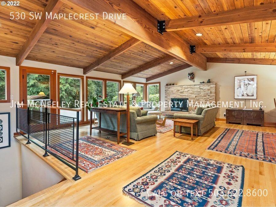 530 Sw Maplecrest Dr - Photo 2 of 19
