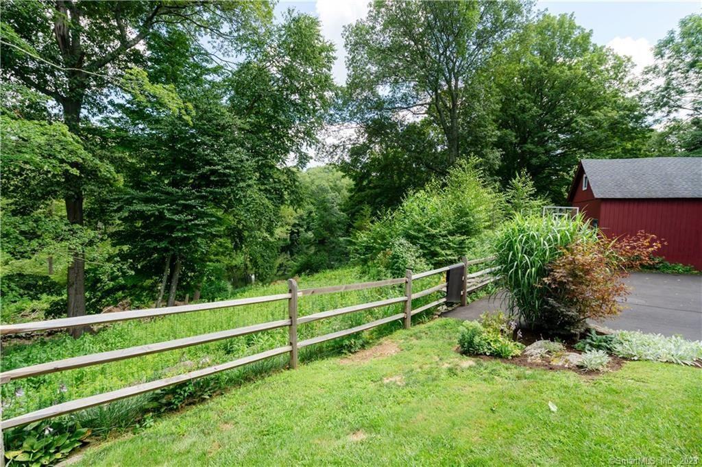 1005 Smith Ridge Rd - Photo 2 of 27