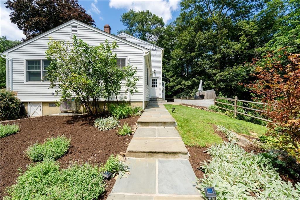 1005 Smith Ridge Rd - Photo 3 of 27