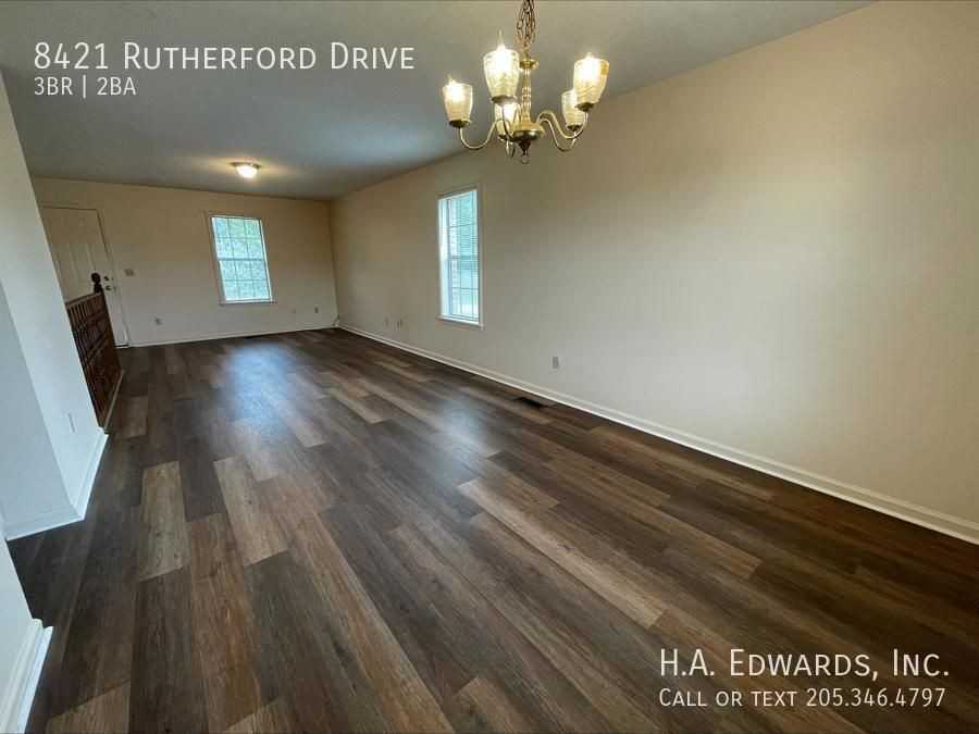 8421 Rutherford Dr - Photo 3 of 10