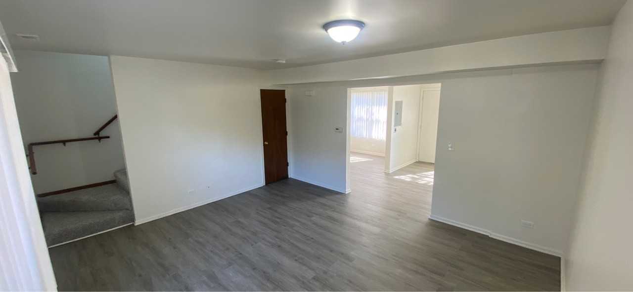 2403 24th St #D - Photo 2 of 10