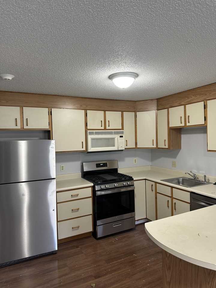 4 New Haven DrUnit: 202 #202 - Photo 2 of 13