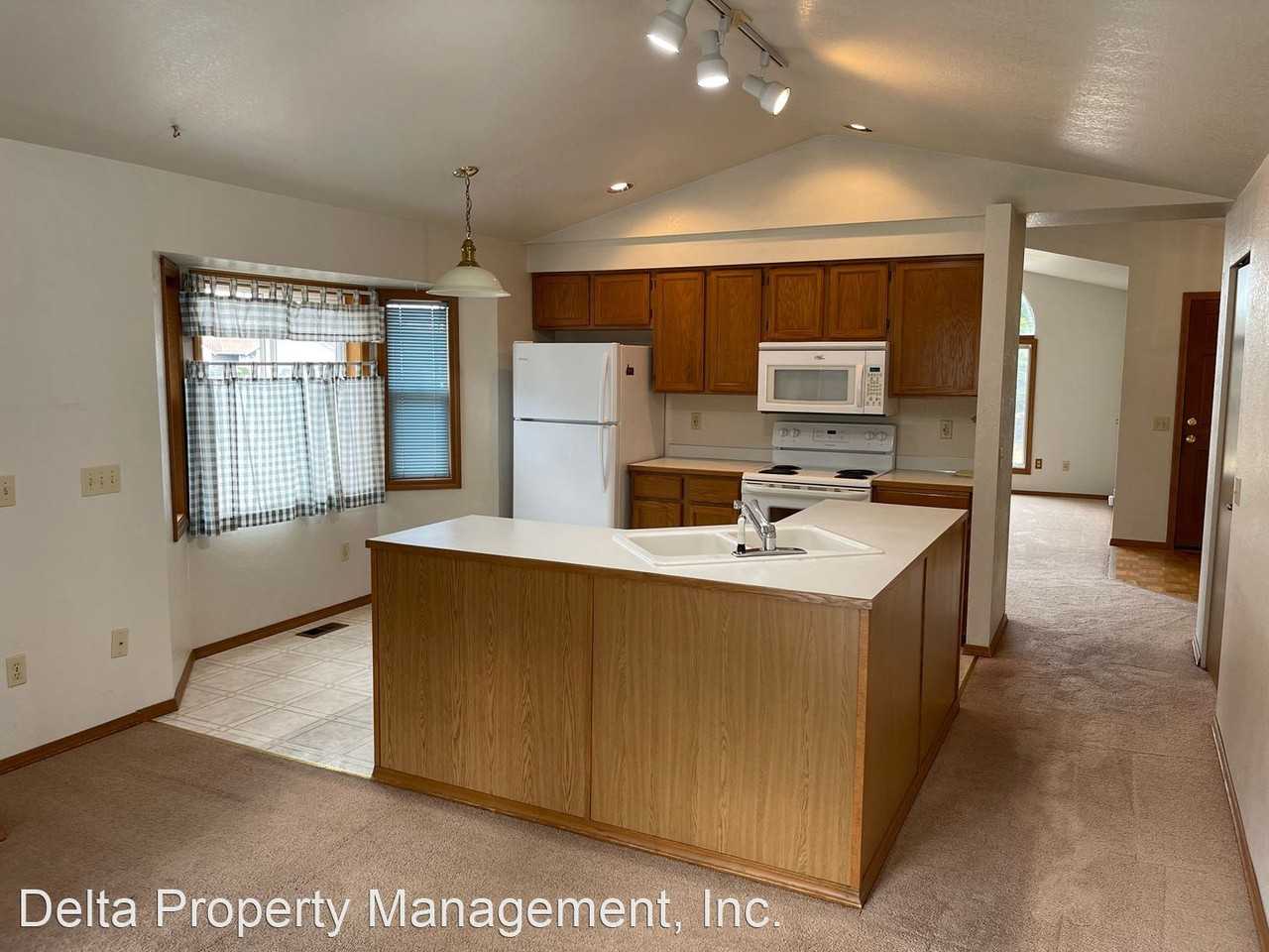 4606 127th Pl Se - Photo 2 of 13