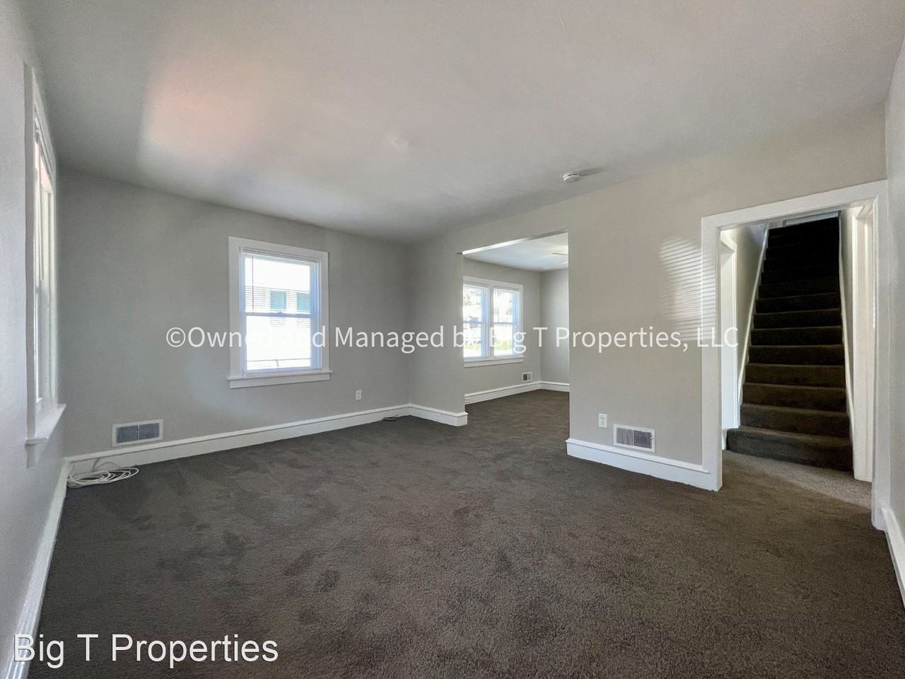 1105 Haines Ave - Photo 3 of 15