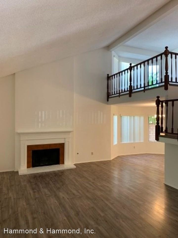 29028 Old Carriage Ct - Photo 3 of 23