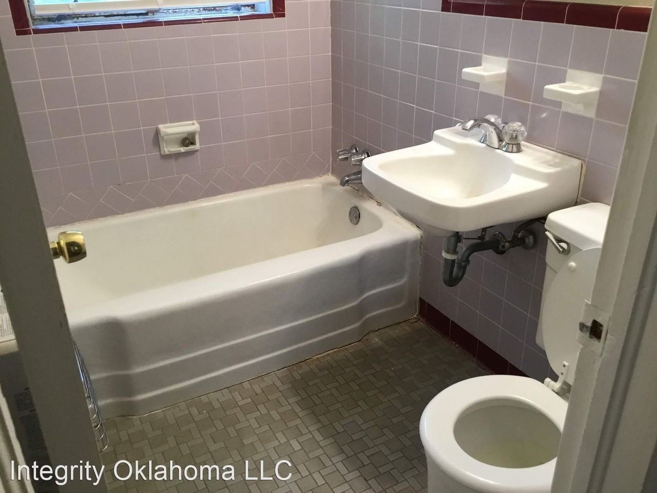 2536 Sw 52nd St - Photo 2 of 15