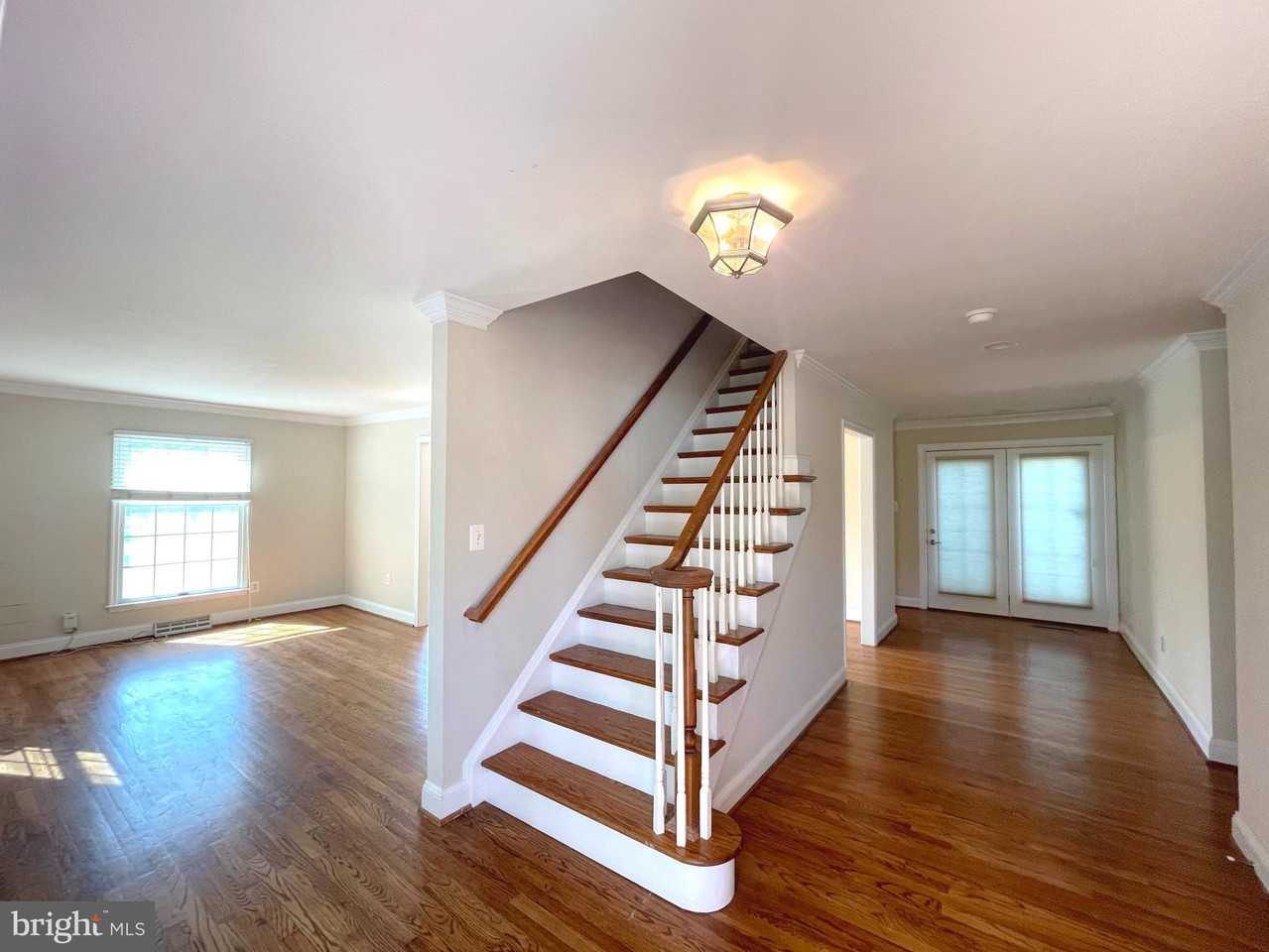 7765 Sutton Ct - Photo 2 of 46