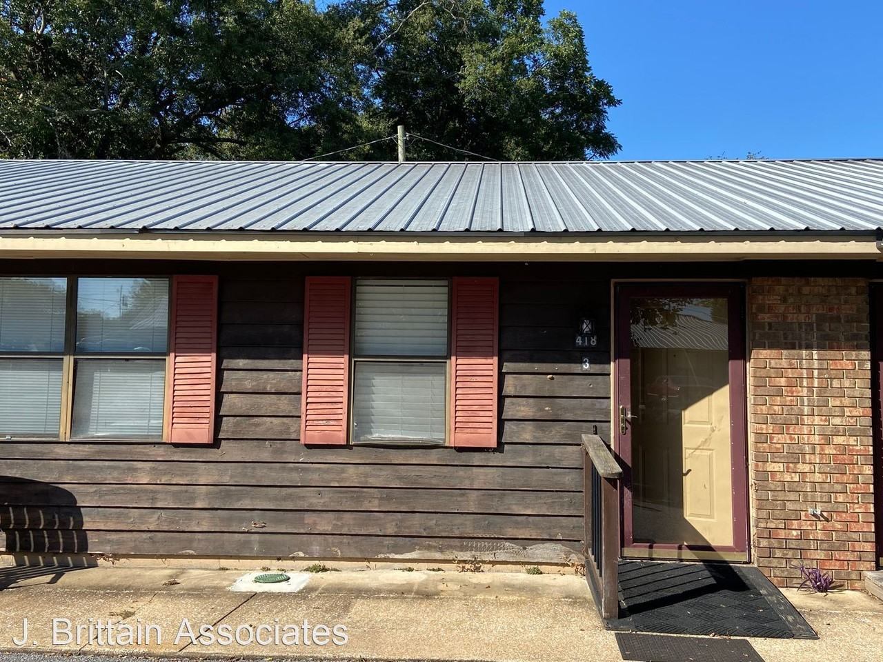 418 McCullars Lane - Photo 2 of 8