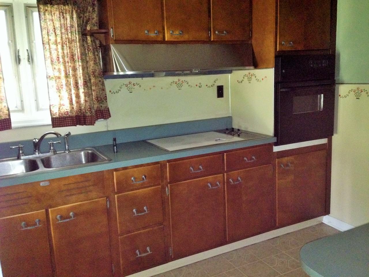 702 W 3rd Ave - Photo 3 of 7