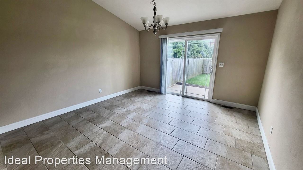 4309 Castle Pines Dr - Photo 3 of 12