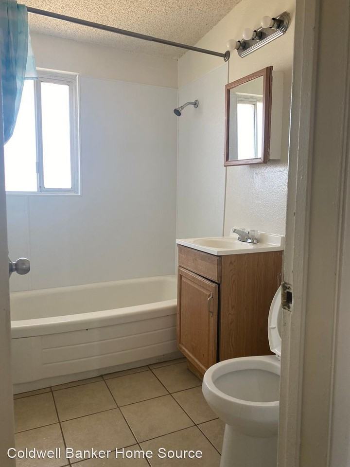 25307 Main St - Photo 3 of 10