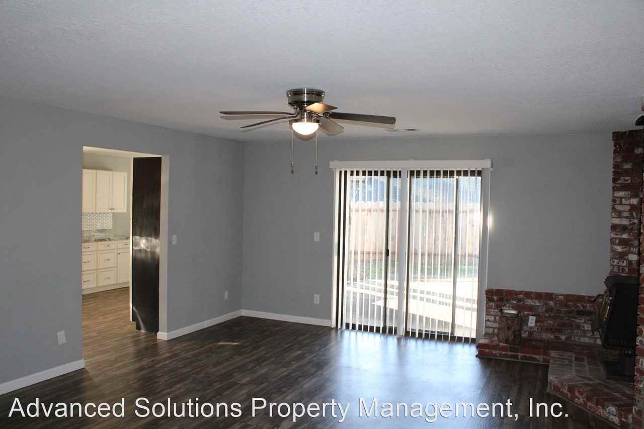 2886 Uranium Ct - Photo 3 of 17