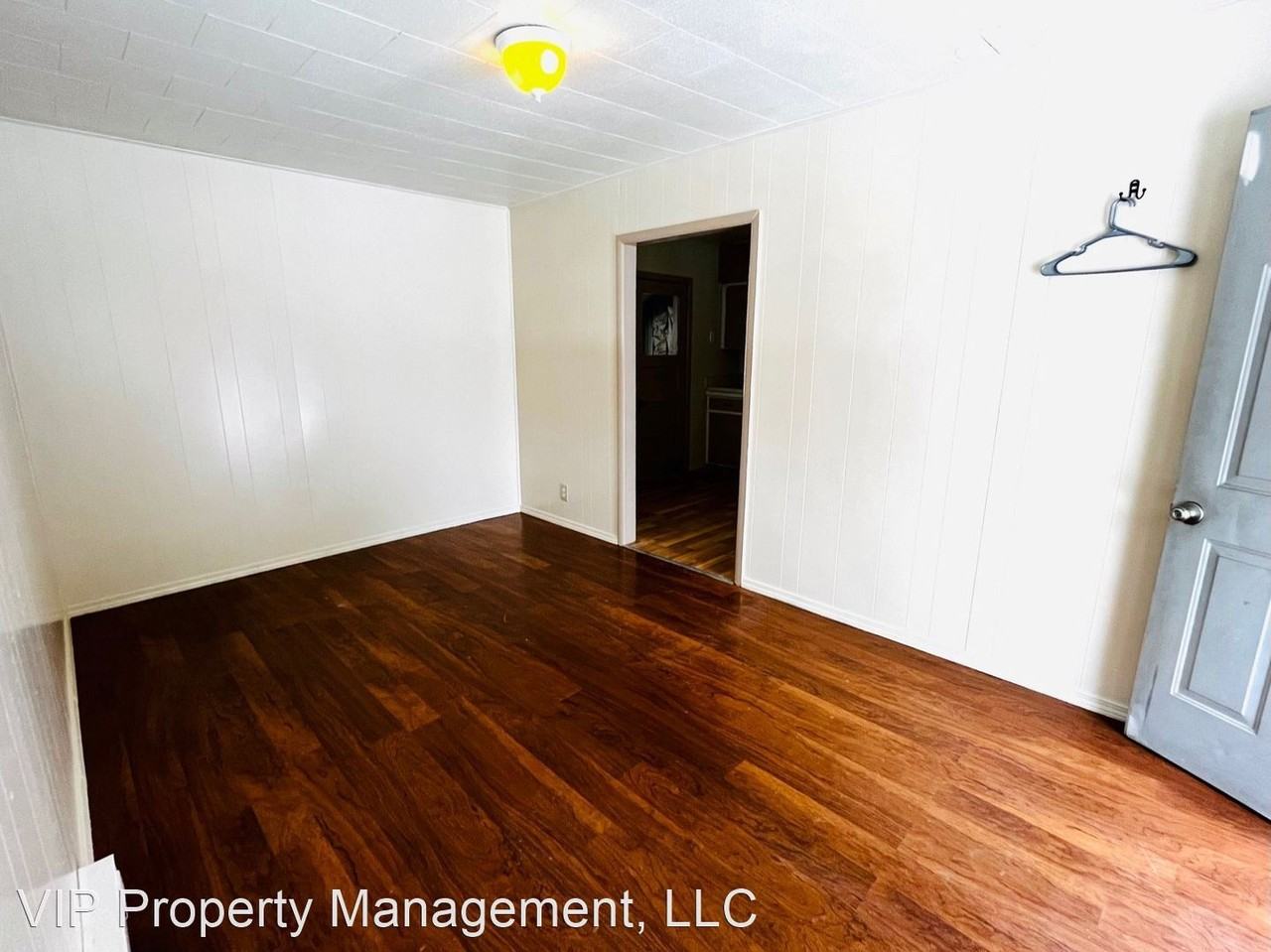 502 School St - Photo 2 of 17