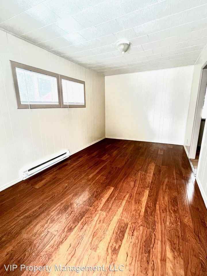 502 School St - Photo 3 of 17