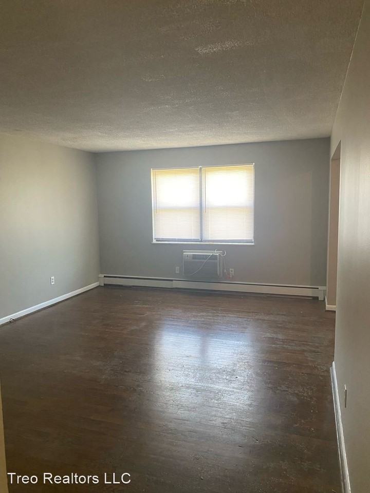 5845 Shadymist Ln - Photo 2 of 8