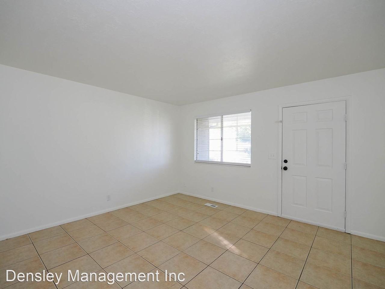 1559 W 3395 S - Photo 3 of 20