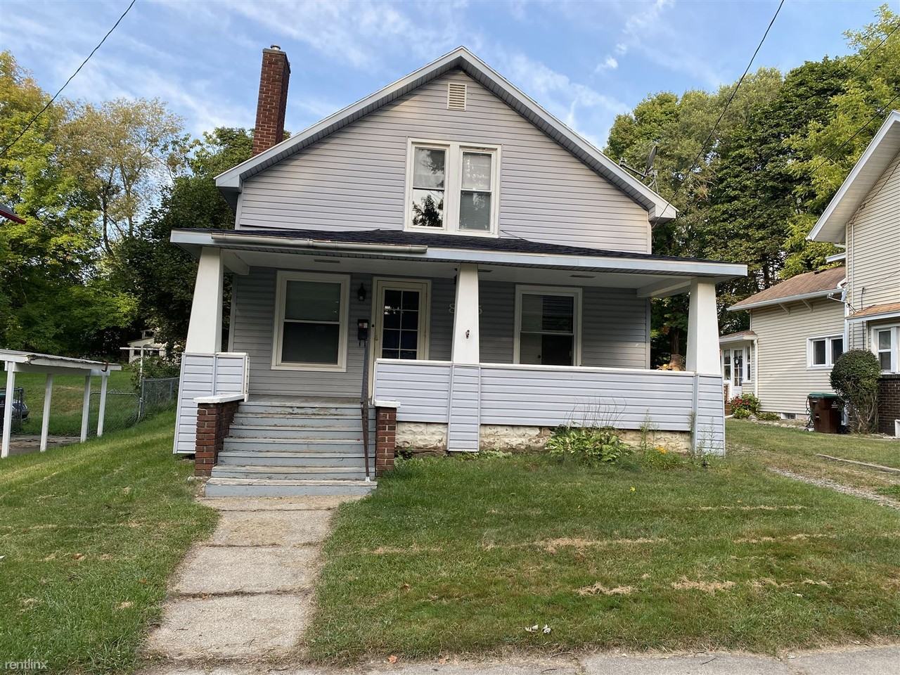 805 N Berrien St - Photo 2 of 11