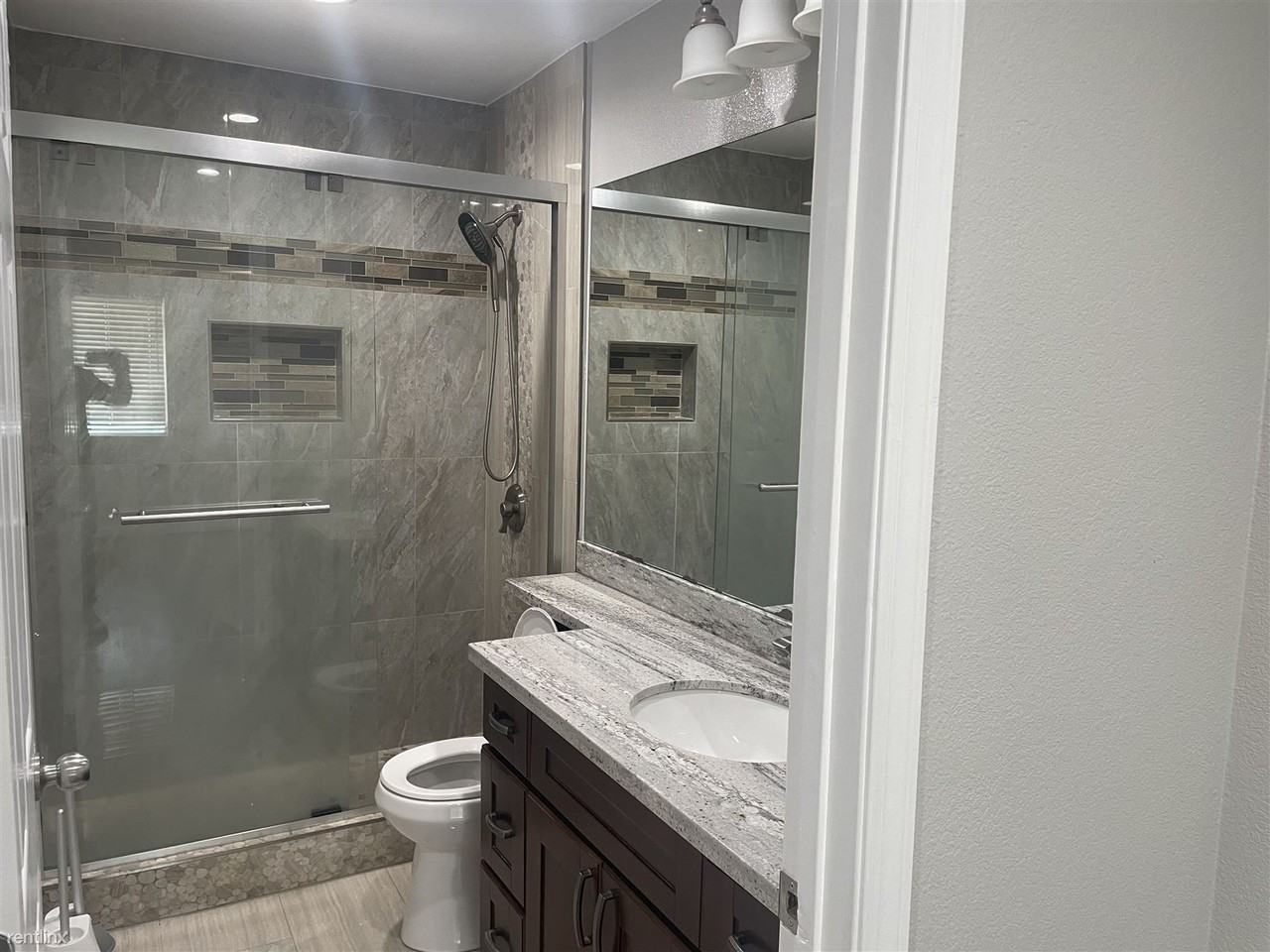 32324 Utica St - Photo 3 of 20