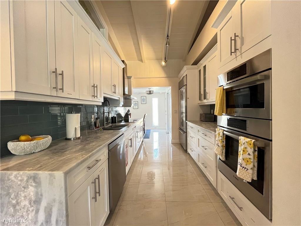 3301 Ne 16th Ct - Photo 3 of 26